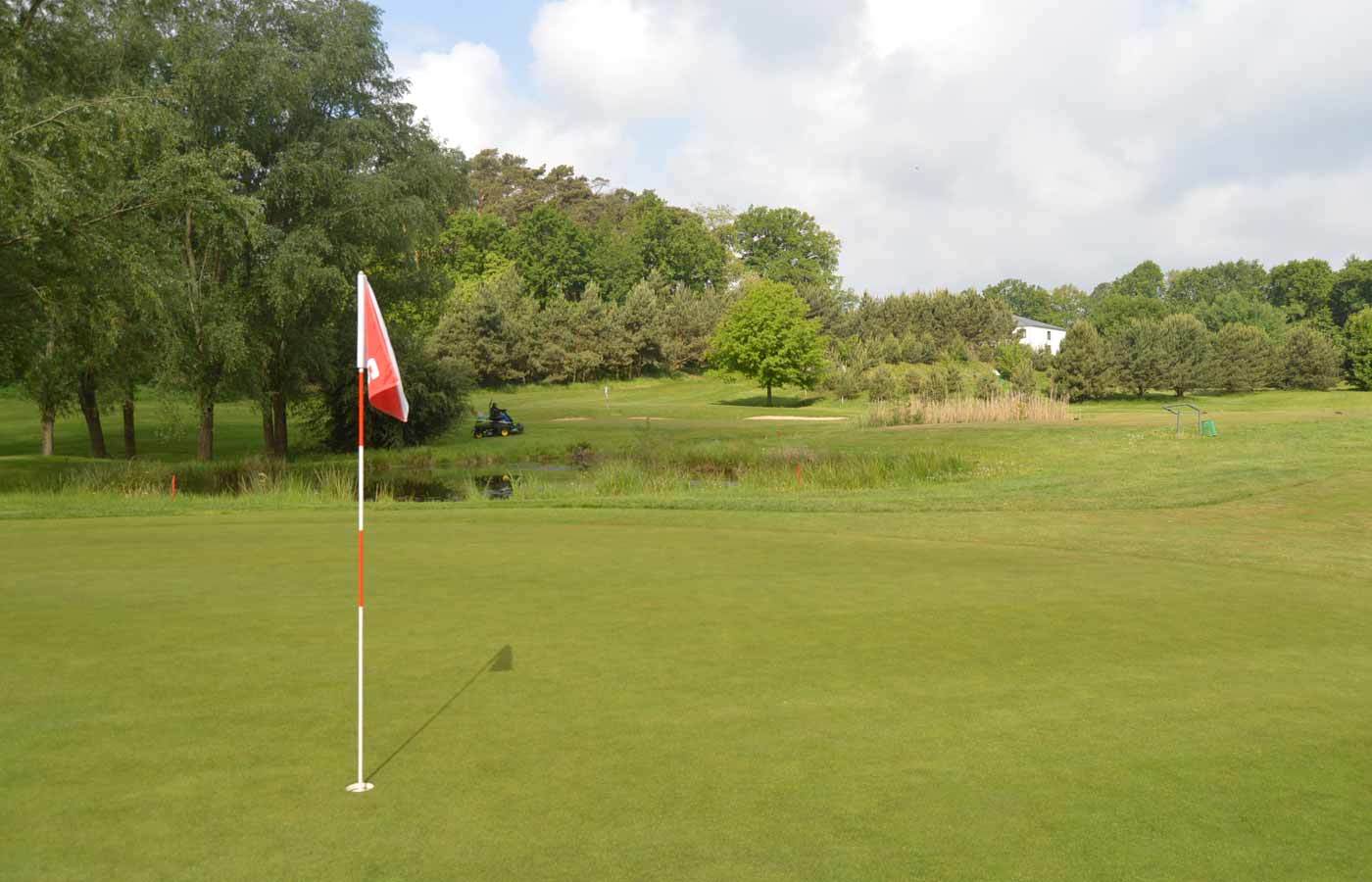 Golf course Jake Mc Ewan Golfplatz 4448