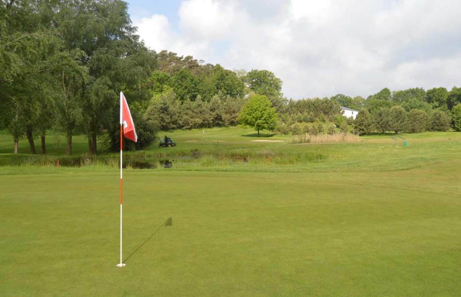 Golf course Jake Mc Ewan Golfplatz 4448