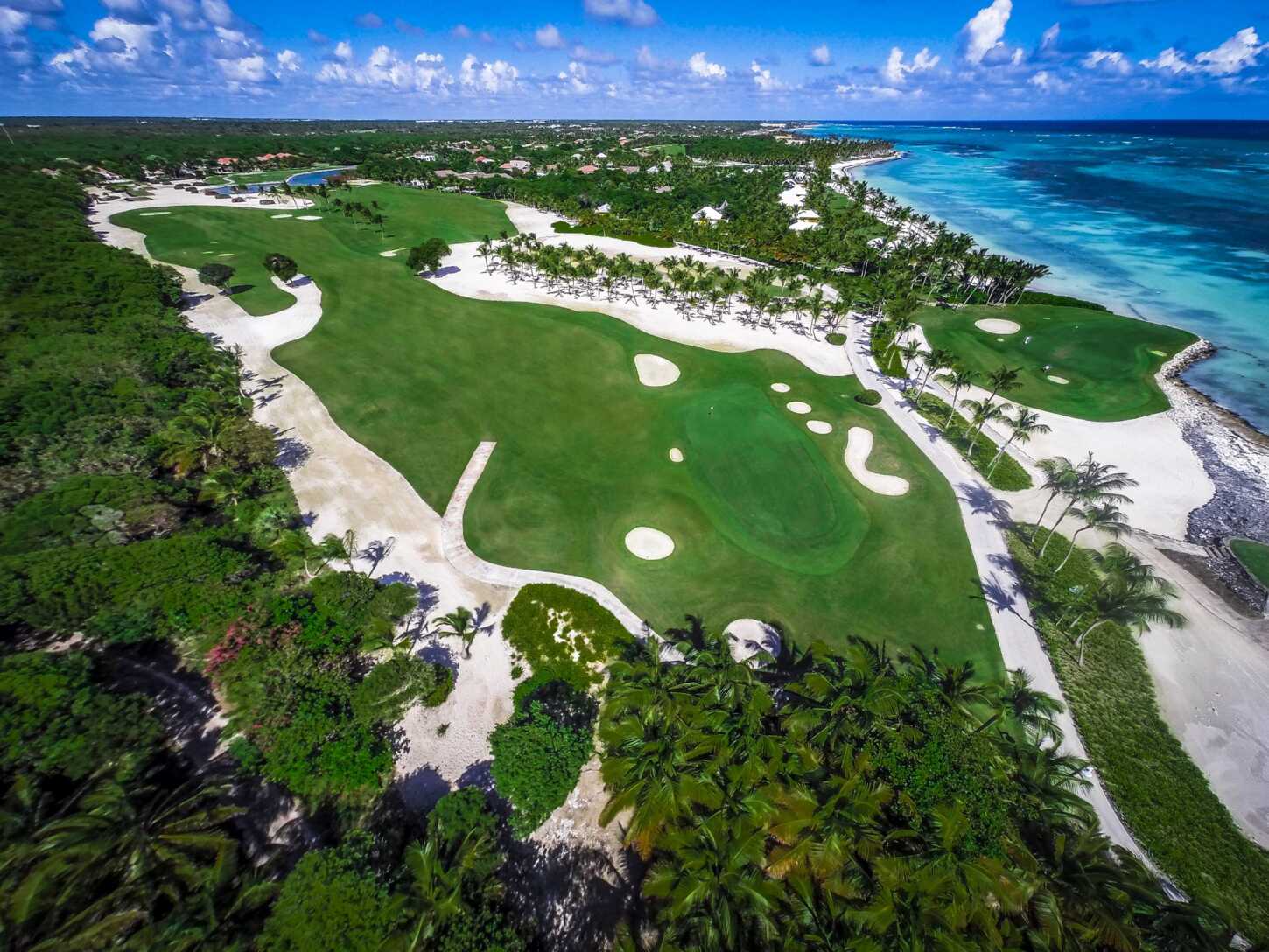 Golf course La Cana Golf Course 4200