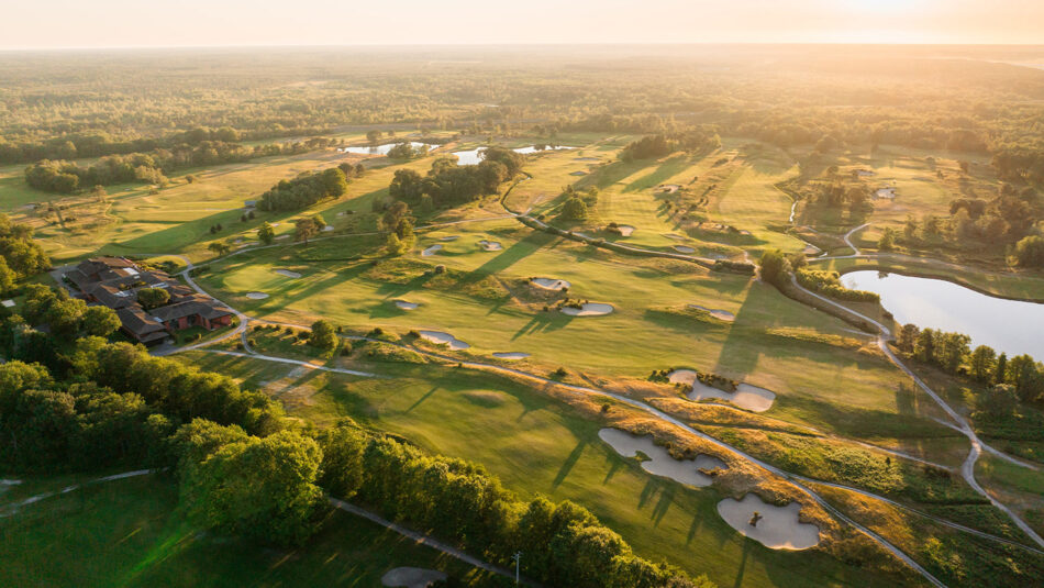 Golf course Le Châteaux Course 9210