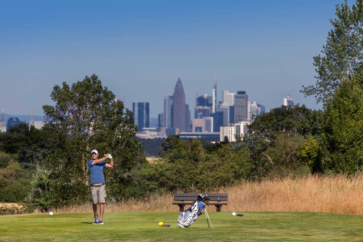 Golfplatz Golf Club Hof Hausen vor der Sonne 9528