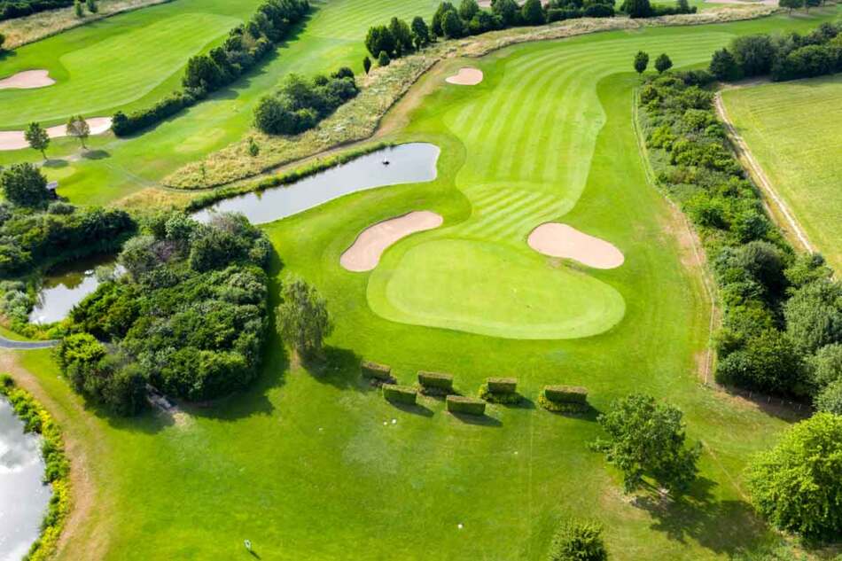 Golfplatz Golf Club Hof Hausen vor der Sonne 9526