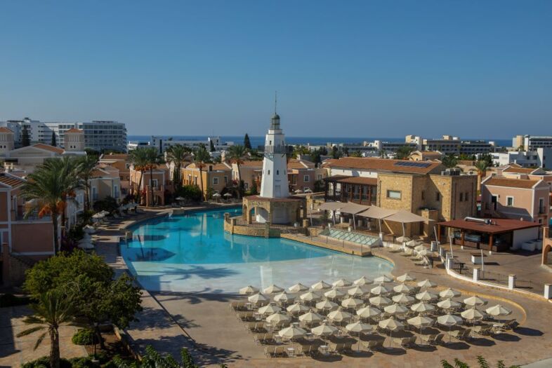 Faros Pool