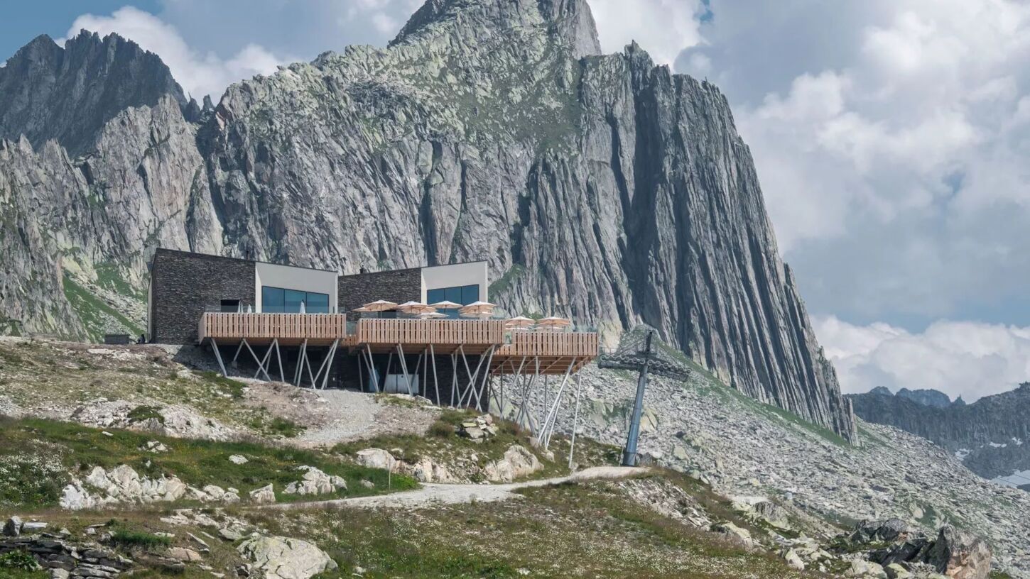 The Japanese at Gütsch on 2400 m